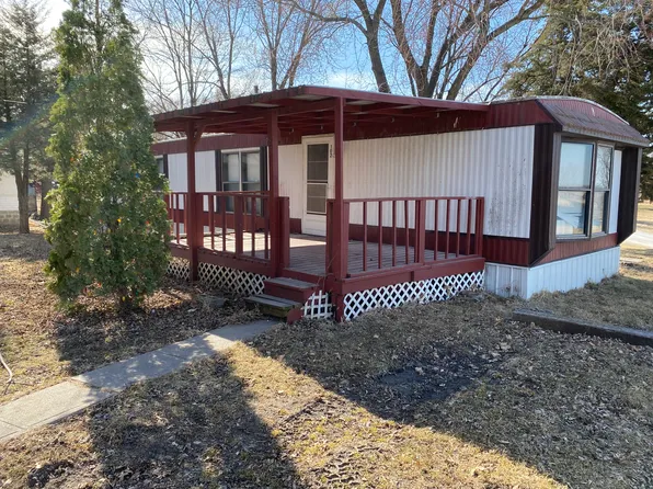 102 Cedar St, Talmage, NE 68448