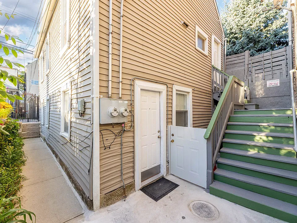 2227 W 19th St #COACH