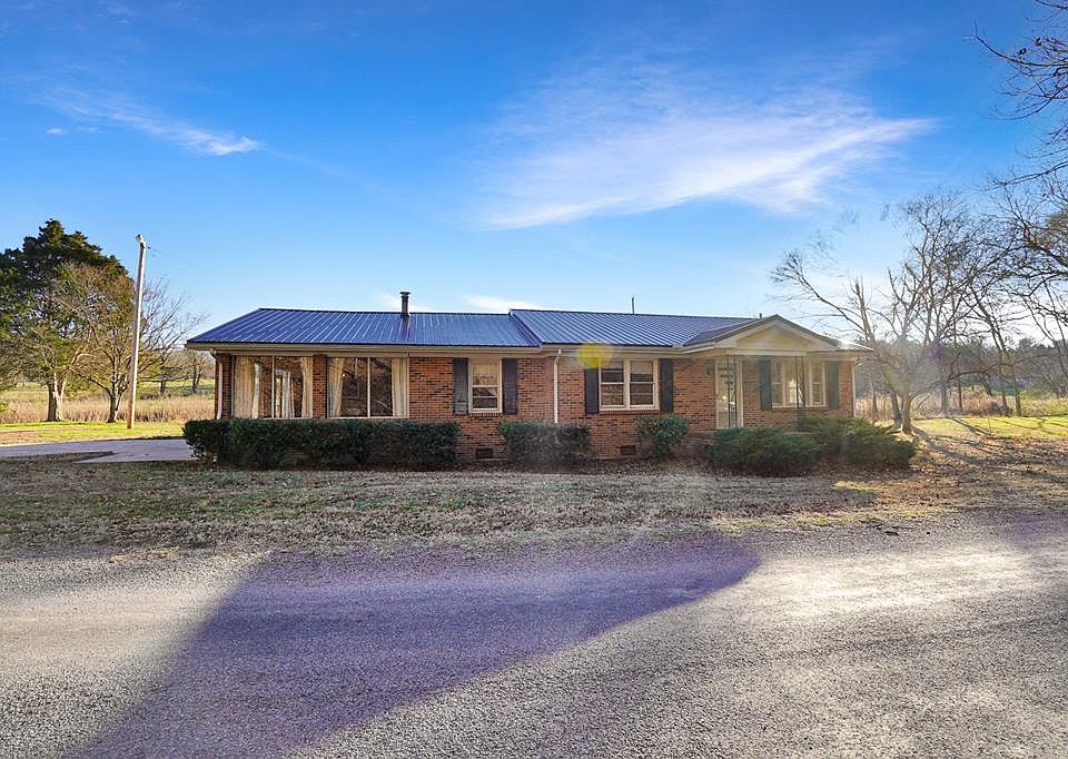 1st image of 460 Honey Fork Rd