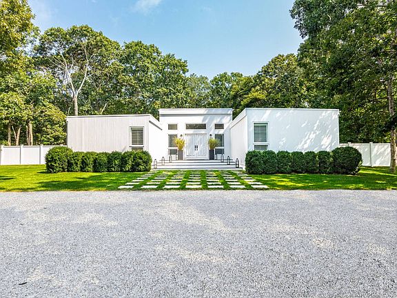 2nd image of 1 Wildflower Ln
