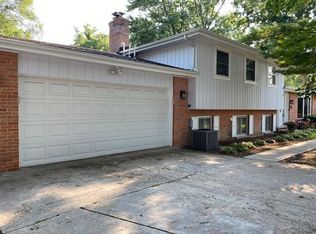 3 Half Day Rd, Lincolnshire, IL 60069