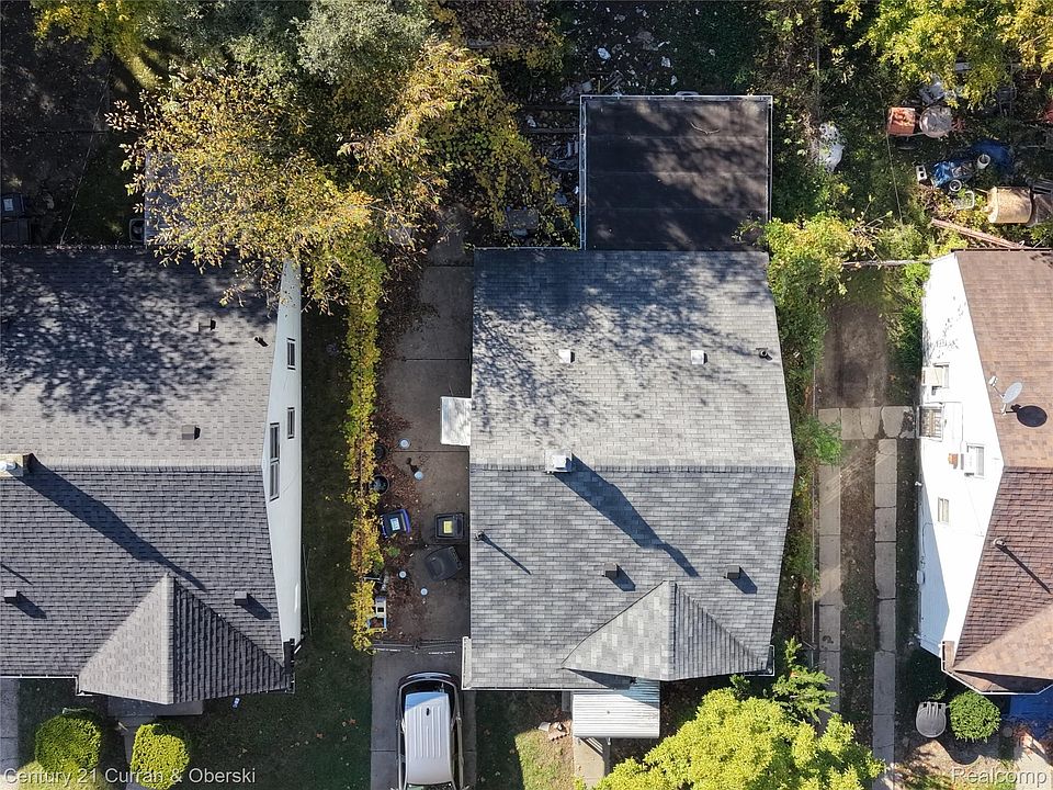 2nd image of 18649 Gilchrist St
