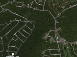 Kickapoo Dr, Hazleton, PA 18202