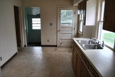 3rd image of 1252 E Elm Ave #V