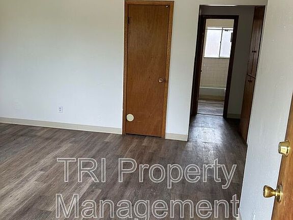 4th image of 822 31st Ave #1
