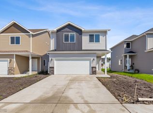 6043 8th St W, West Fargo, ND 58078