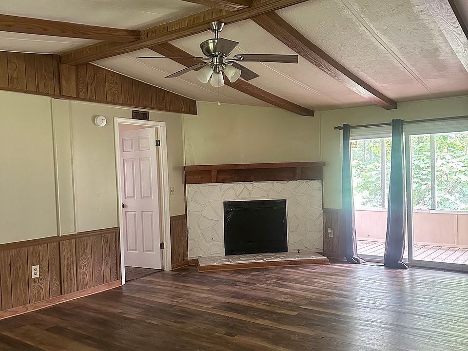 2nd image of 710 Seals Rd