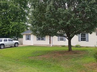 37 W Tracy St, Bells, TN 38006