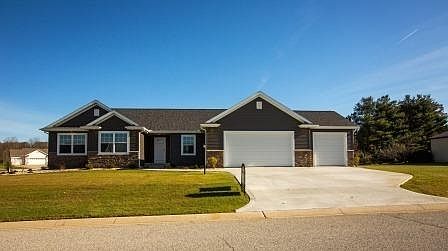 2nd image of 57446 Emerald Chase Ln