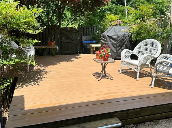 7464 Towchester Ct, Alexandria, VA 22315