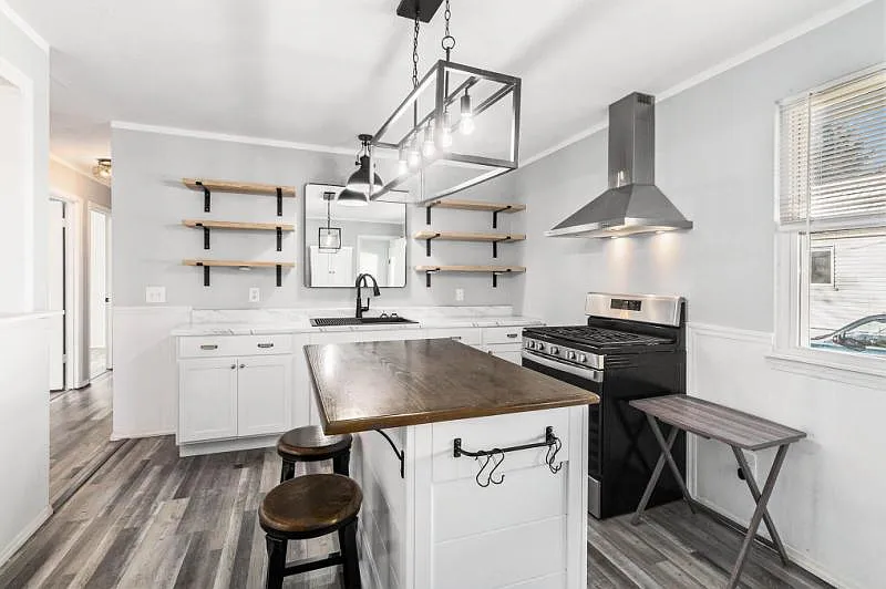 186 Leipprandt St photo 1