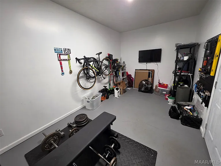607 Forest Trl — Photo 32