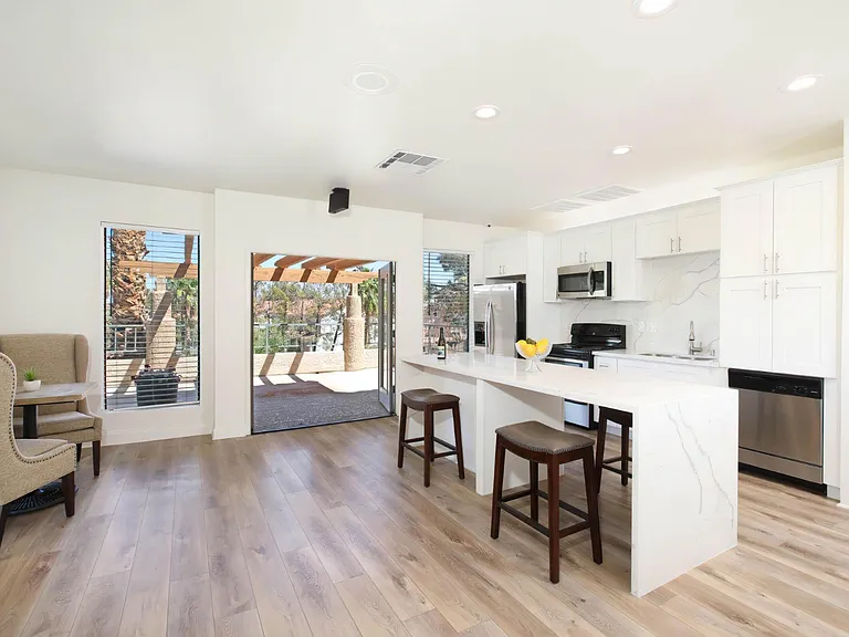 Ladera Apartments — Photo 11