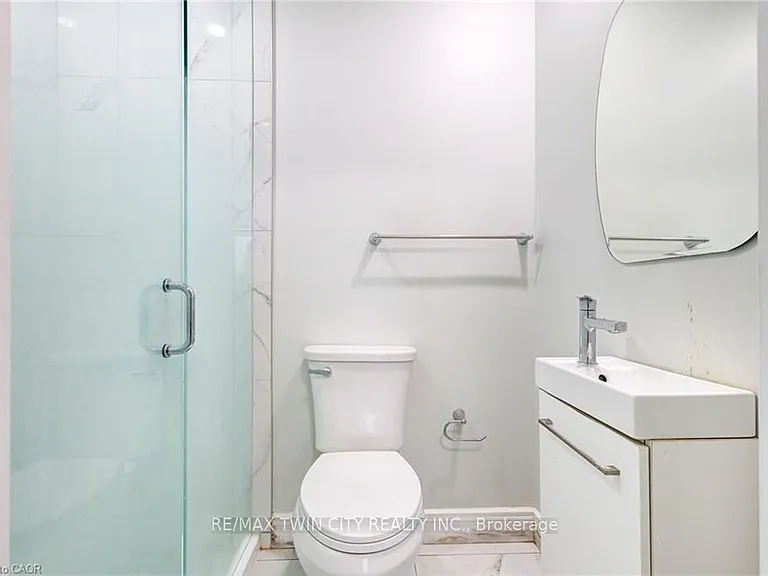 110 Commonwealth St — Photo 19