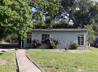 155 E Hutchins Pl, San Antonio, TX 78221