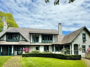 700 Rock Beach Rd, Rochester, NY 14617