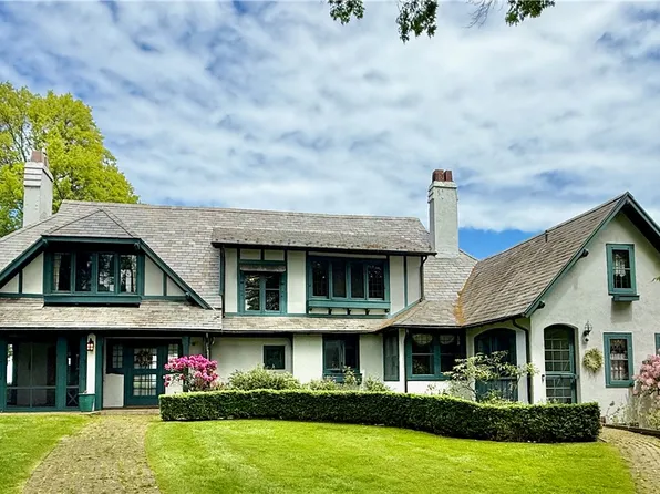700 Rock Beach Rd, Rochester, NY 14617