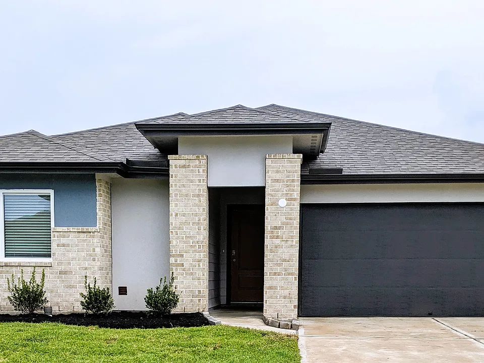 8211 Sugar Cane Ln