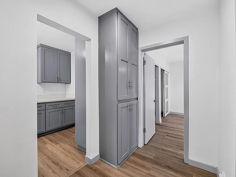 359 East Esther Street — Photo 40