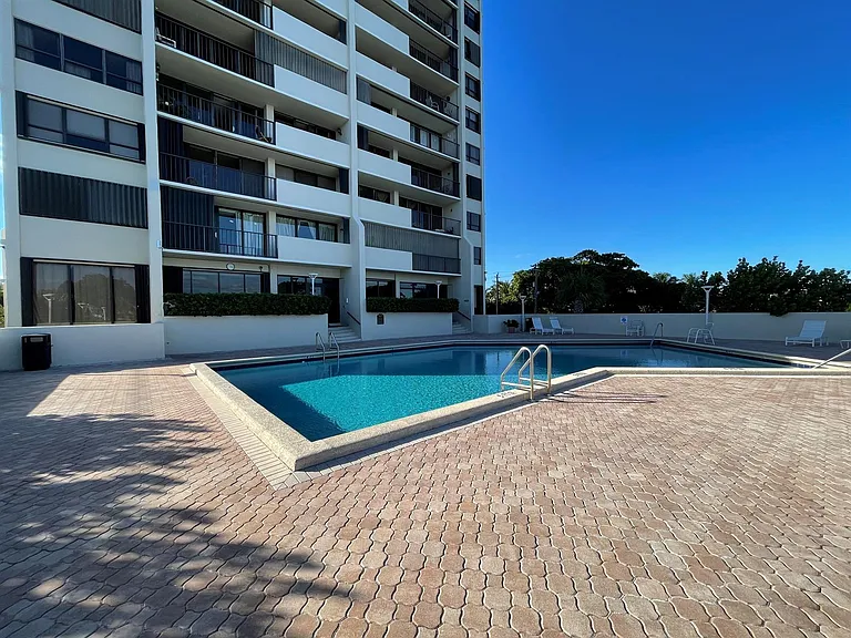 5600 N Flagler Dr #2209 — Photo 36