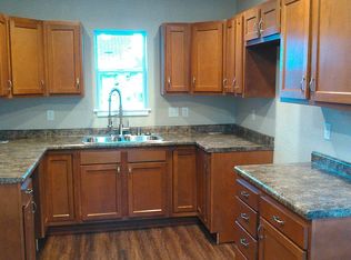 704 W 17th St, Grand Island, NE 68801