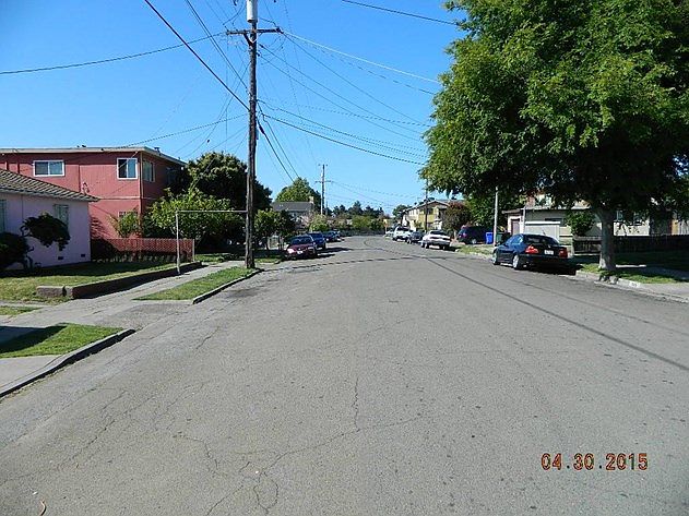 2nd image of 902 S 45th St