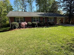 2630 Farmbrook Rd, Winston Salem, NC 27103