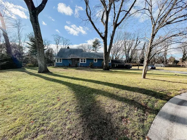 5 Acorn Court, Old Brookville, NY 11545