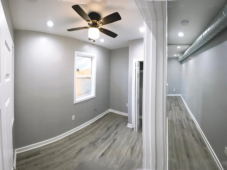 1402 Carroll St #2 — Photo 15