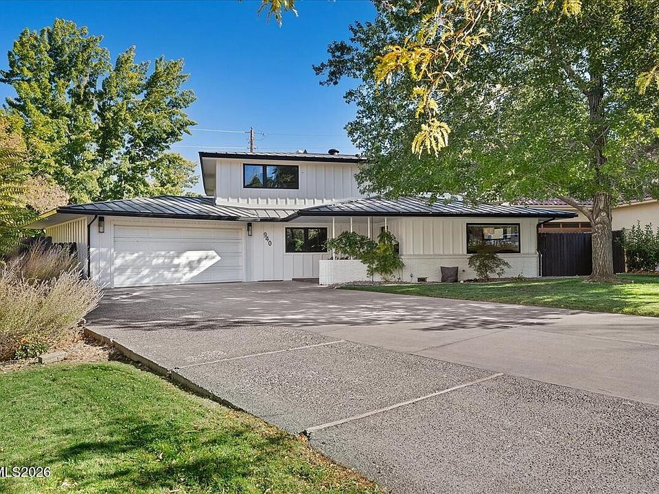 1st image of 940 Manor Dr