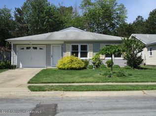 73 Meadowbrook Rd, Brick, NJ 08723