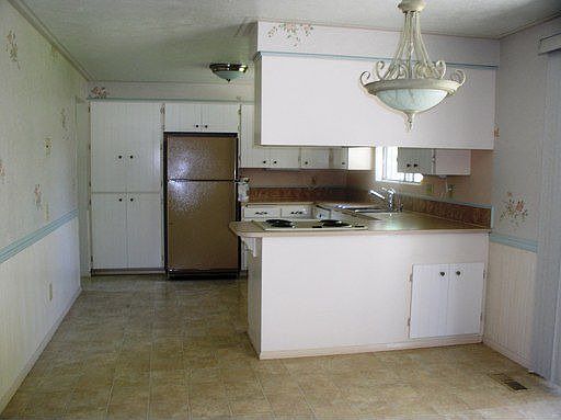 2nd image of 2023 Fairmeadow Dr
