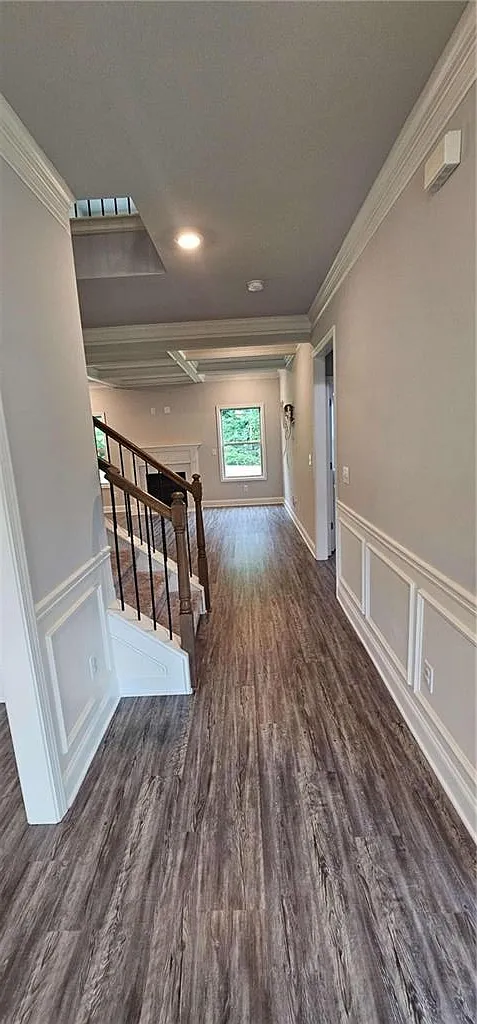 5 bed, 4.0 bath, 3385 sqft, $3,000 — Photo 2