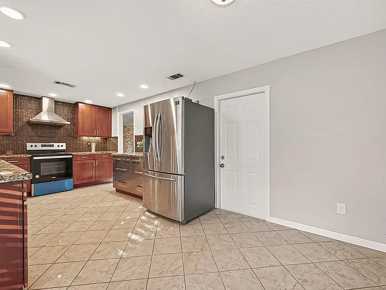 13702 Ella Lee Ln — Photo 24