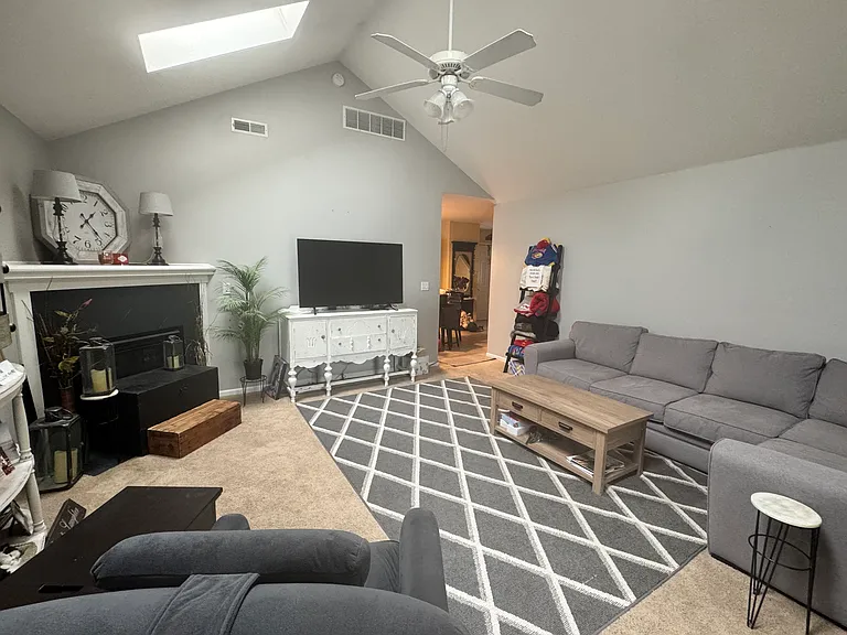 1518 Legend Trail Dr #B — Photo 5