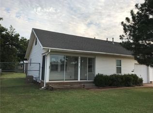 916 E A St, Altus, OK 73521