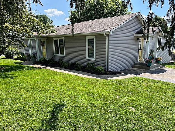 4th image of 521 Lexington Dr