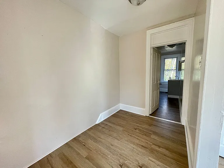 31 Ellis St — Photo 7