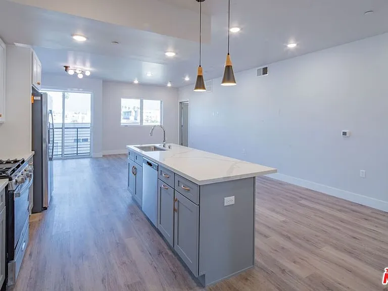 3672 Jasmine Ave #303 — Photo 7
