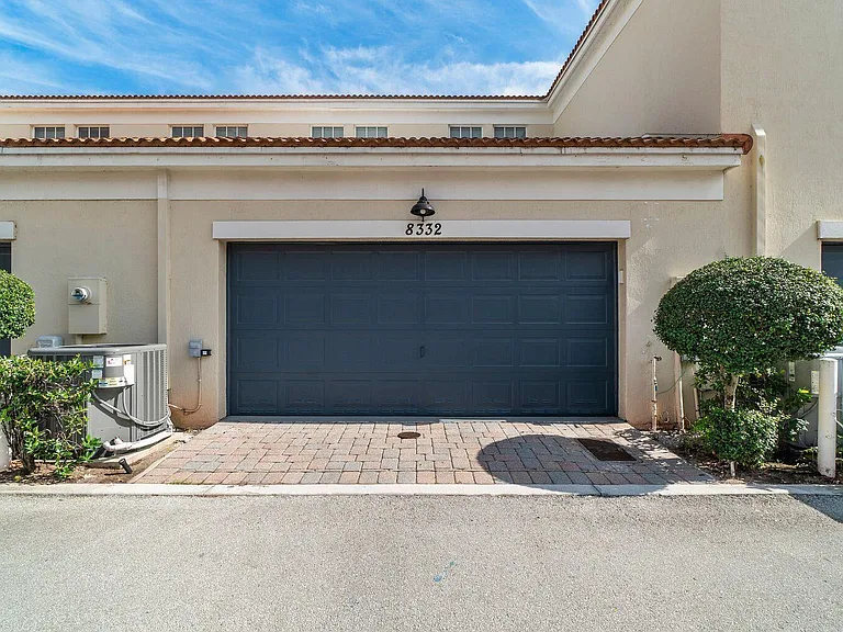 8332 NW 7th Ct — Photo 5