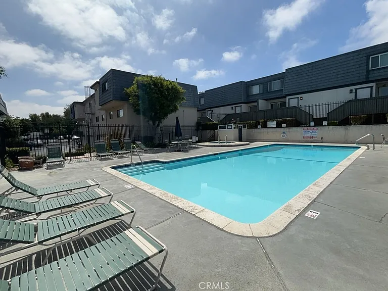 18550 Hatteras St #21 — Photo 12