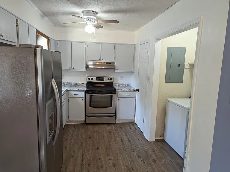 131 Millrace Cir — Photo 16