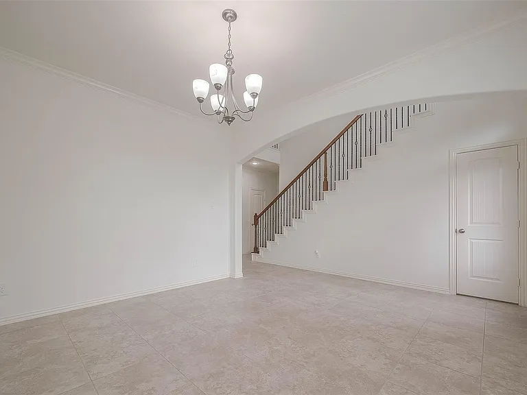 2261 Oak Circle Dr N — Photo 13
