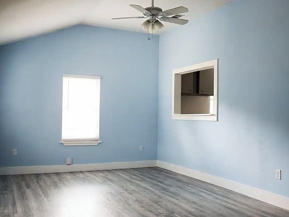 4th image of 11319 Lyric Ln
