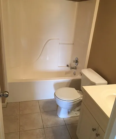 333 Bedford Cir — Photo 5