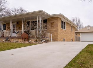 2432 Tamaroa Trl, Springfield, IL 62702