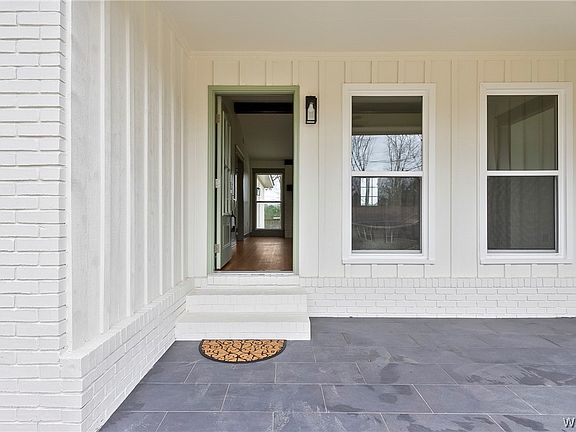 3rd image of 7122 61st Ave E