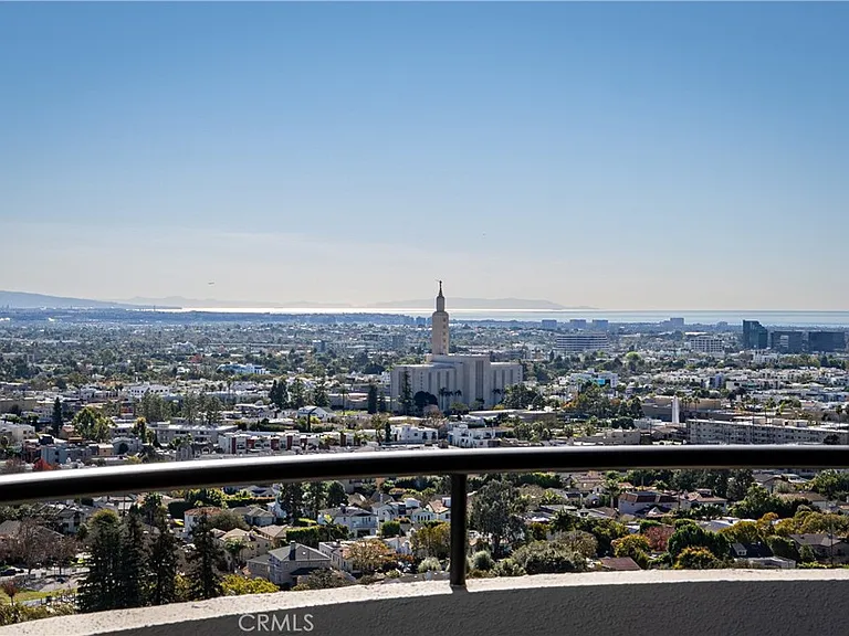 10560 Wilshire Blvd #1706 — Photo 5