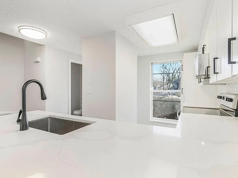 12110 W 79th Ter — Photo 2