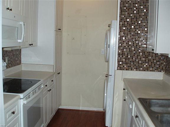 4th image of 5868 Baynebridge Dr